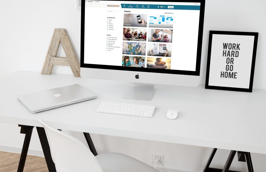 Bureau met computer