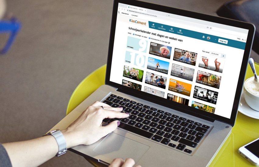 Themaweken en themadagen van het jaar op een laptop